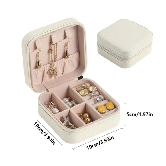 Jewelry - Portable Jewelry Box